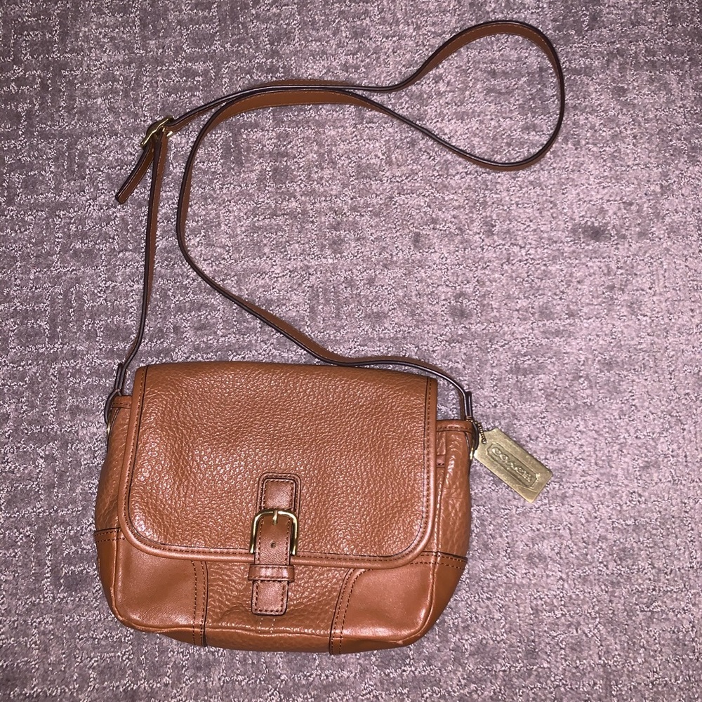 BROWN LEATHER COACH MESSENGER BAG💫